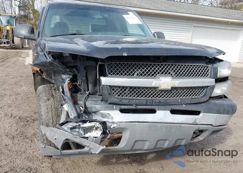 2003 Chevrolet Silverado 1500 Ls z USA, uszkodzony, nr VIN 1GCEK19V73E303384